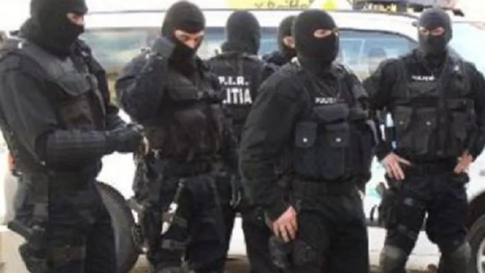 Audieri maraton la Vîlcea. Rețea de fraudare a banilor pentru șomeri destructurată. 60 de persoane ajung în fața procurorilor