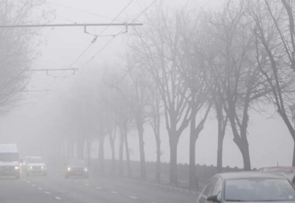 Cod galben de vânt și ceață luni dimineață