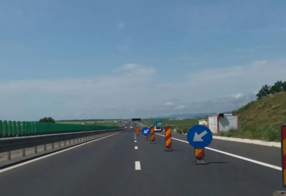 Atenție! Reduceți viteza în zona lucrărilor!