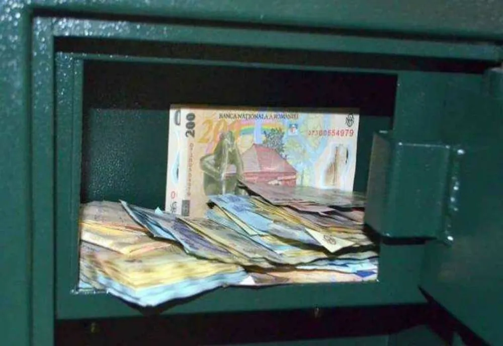 DEPOZITELE LA BĂNCI AU CRESCUT CU 1,2%, ÎN OCTOMBRIE