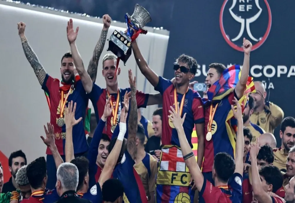 FC BARCELONA A CÂŞTIGAT SUPERCUPA SPANIEI