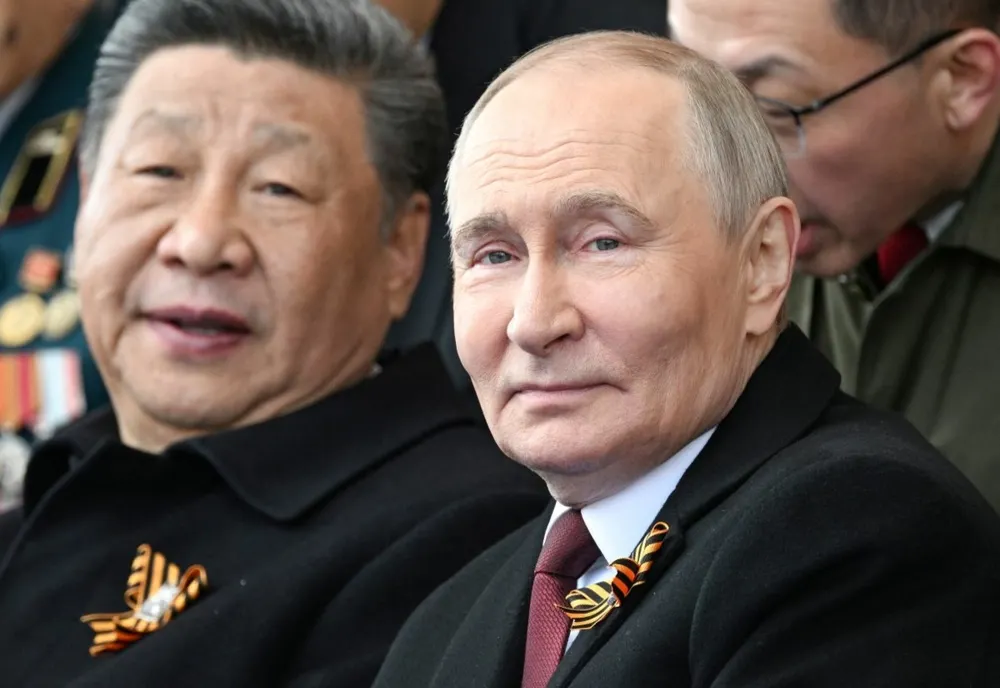 ÎN CONDIȚII SPORITE DE SECURITATE ȘI UN ARMISTIȚIU DE SCURTĂ DURATĂ, VLADIMIR PUTIN GĂZDUIEȘTE PARADA DE ZIUA VICTORIEI