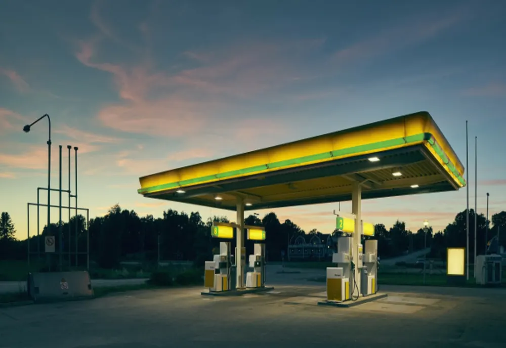 Cu cât se scumpesc carburanții de la 1 ianuarie