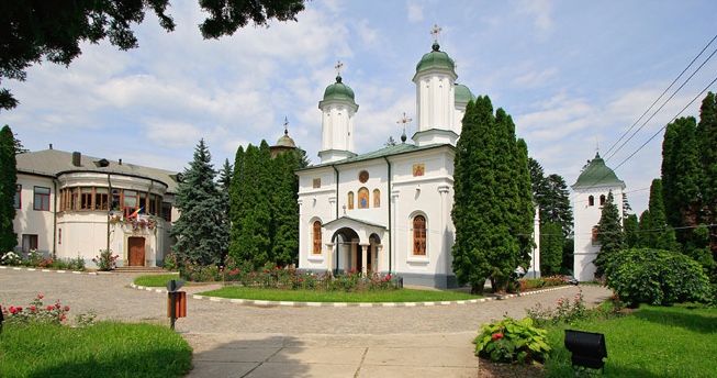 Posturi clericale vacante