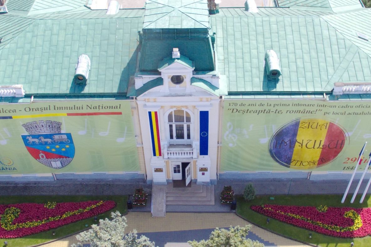 Astazi au debutat la Ramnicu Valcea manifestarile dedicate zilei Imnului National