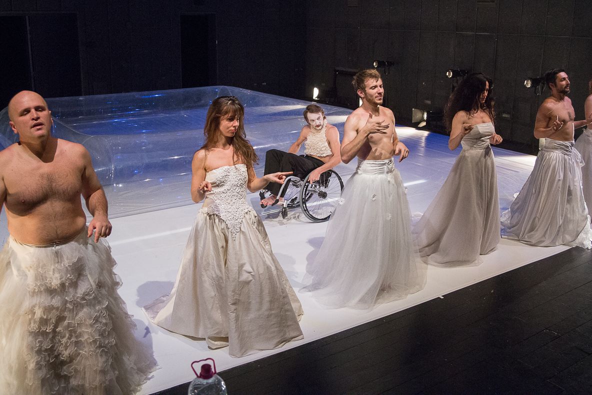 Spectacole inainte de stagiune la Teatrul "Anton Pann"