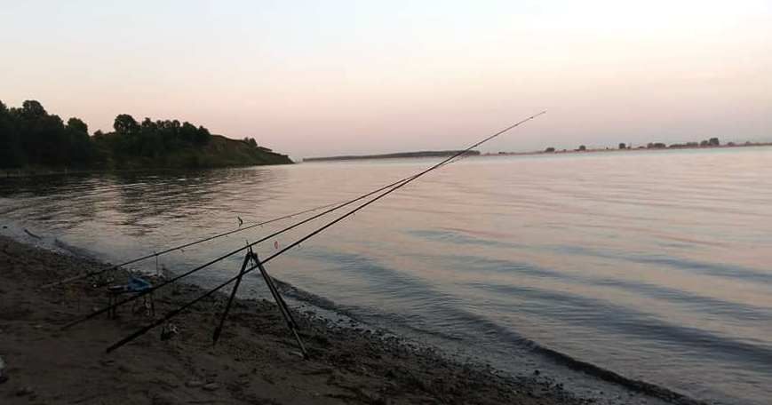 Surprinşi de jandarmii vâlceni în timp ce pescuiau ilegal