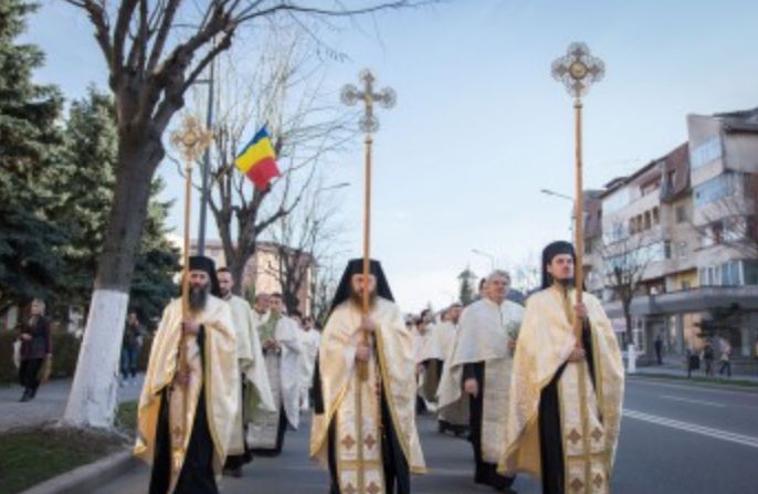 Procesiune pe străzile Ramnicului