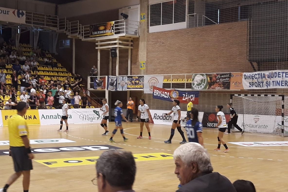 S.C.M. Rm. Vâlcea rămâne neînvinsă în Liga Florilor !