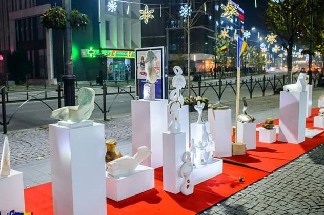 Expoziție în stradă