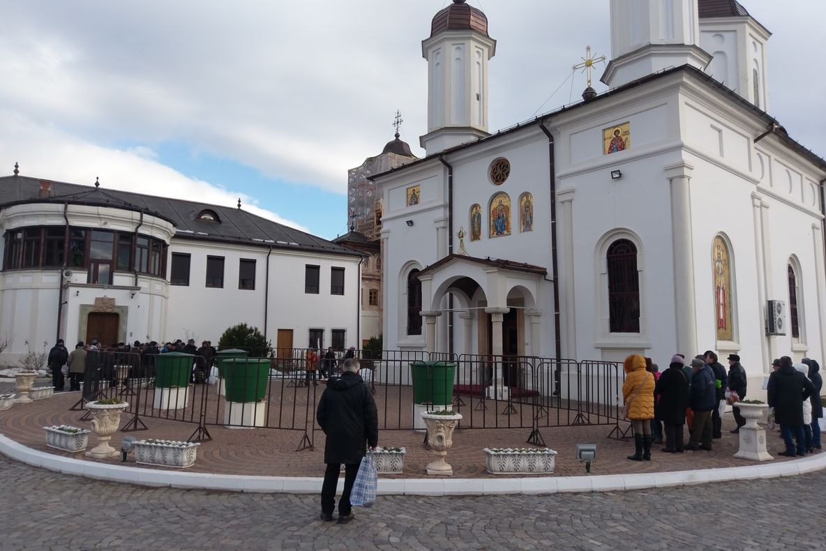 Slujbă de Bobotează la Arhiepiscopia Râmnicului !