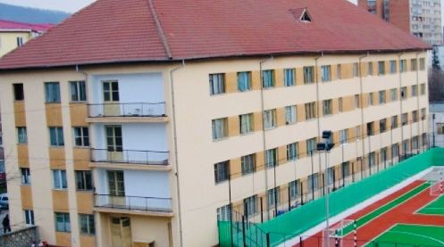Centru pentru urgențe minore la parterul internatului Liceului Ferdinand