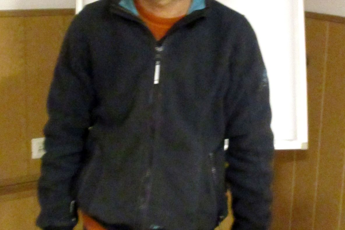 S-a luat la bătaie cu banca şi a fost amendat !