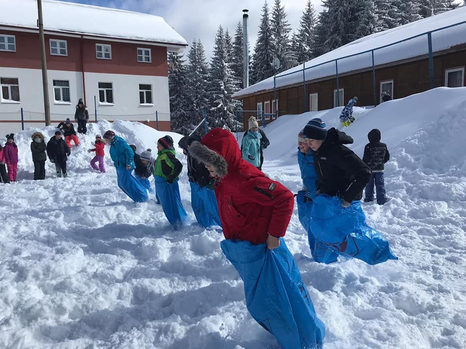 Elevii vâlceni au fost prezenți la "Serbările Zăpezii", la Păltiniș