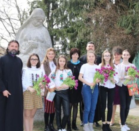 Flori pentru mame și cadrele medicale la Maternitatea din Râmnic