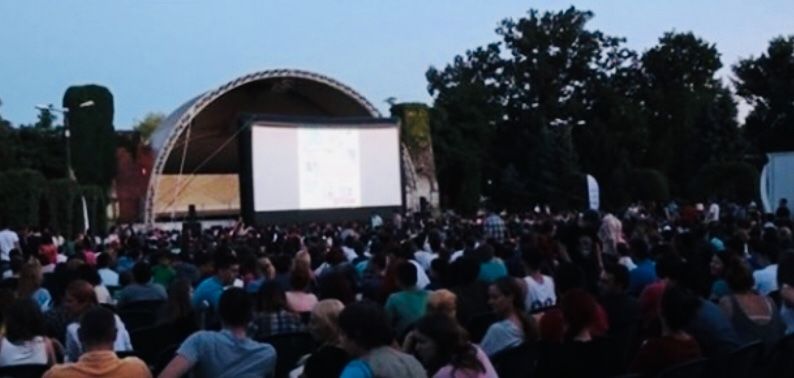 Meciul SCM Râmnicu Vâlcea - CSM Bucureşti va putea fi urmărit live pe un ecran amplasat în Scuarul ”Mircea cel Bătrân”