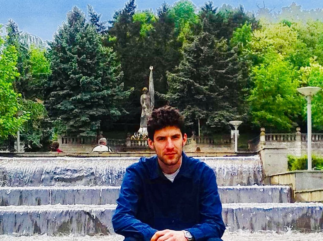 Vâlceanul care transformă clădirile în opere de artă, tot mai aproape de Guinness World Records