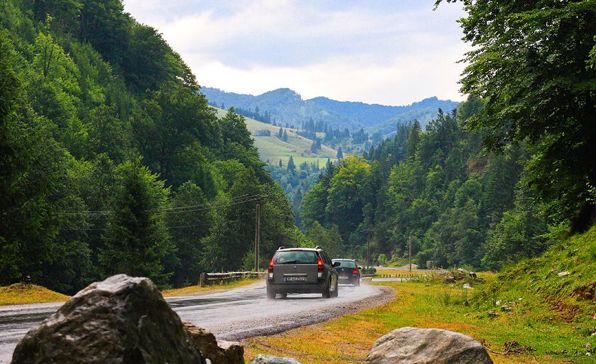 Vâlcenii, sfătuiți să evite ieșirile în aer liber și drumețiile, în orele următoare