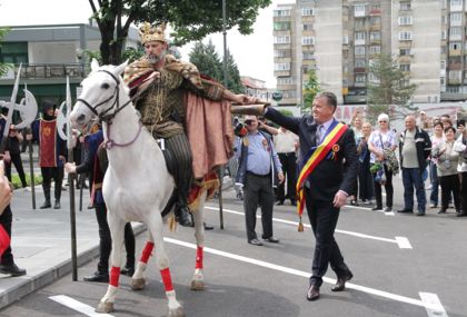 Claudiu Manda, Daniel Suciu și Cezar Ouatu, în parada lui Mircea cel Bătrân
