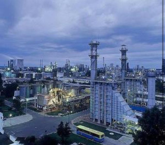 Tribunalul Vâlcea a acceptat cererea consorţiului de administratori judiciari. Combinatul petrochimic Oltchim a intrat în faliment