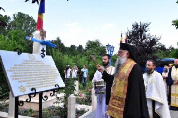 O delegație a Forțelor Navale, prezentă la ceremonia organizată astăzi la mănăstirea dintr- un lemn