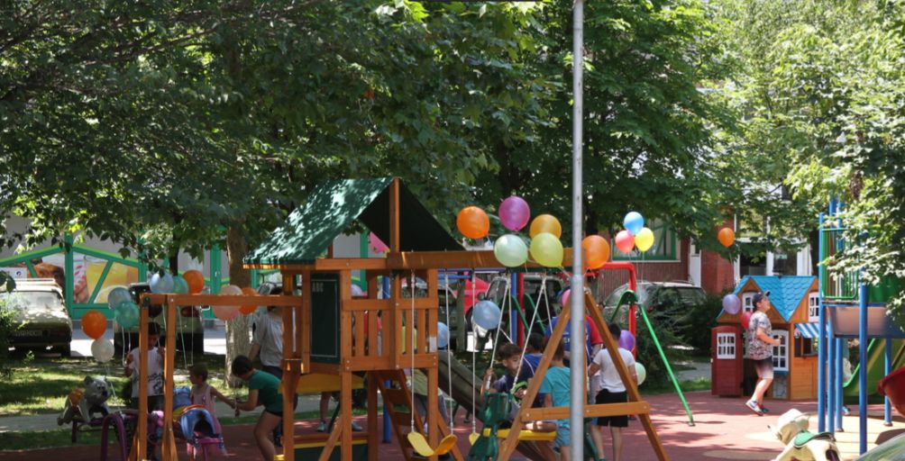 Parcare și un loc de joacă noi, în zona Ostroveni, Râmnicu Vâlcea