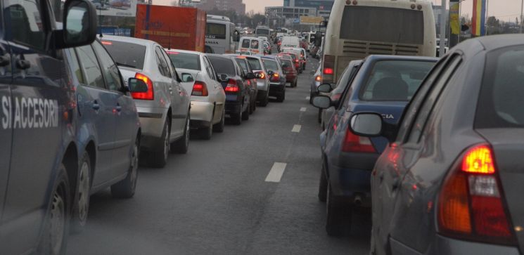 Trafic blocat în zona Brezoi