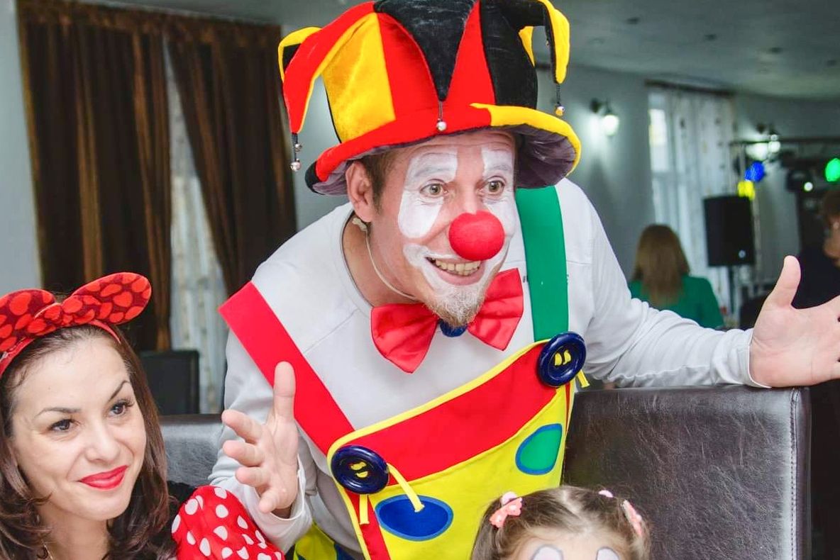 "Frumoasa din pădurea adormită" și cel mai îndrăgit animator al Râmnicului vin în centrul orașului în această seară