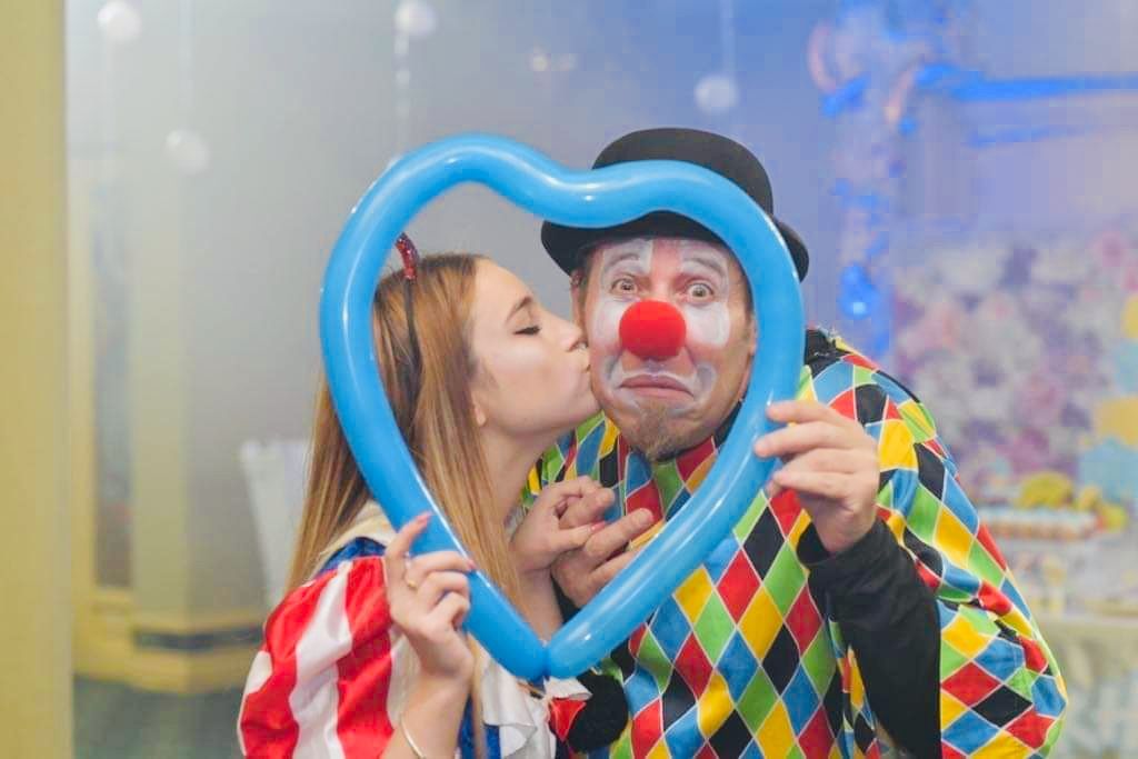 Cel mai îndrăgit actor- comic și animator al Râmnicului îi va fermeca din nou pe copii în această seară