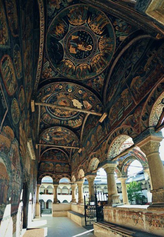 Sute de pelerini așteptați la Hurezi, „Le plus beau de toute Roumanie”