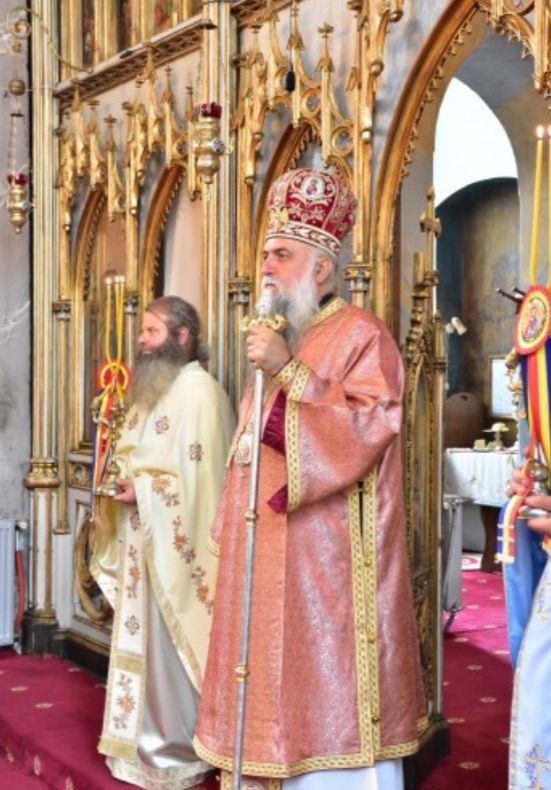 Mii de pelerini la mănăstirile vâlcene, în aceste zile