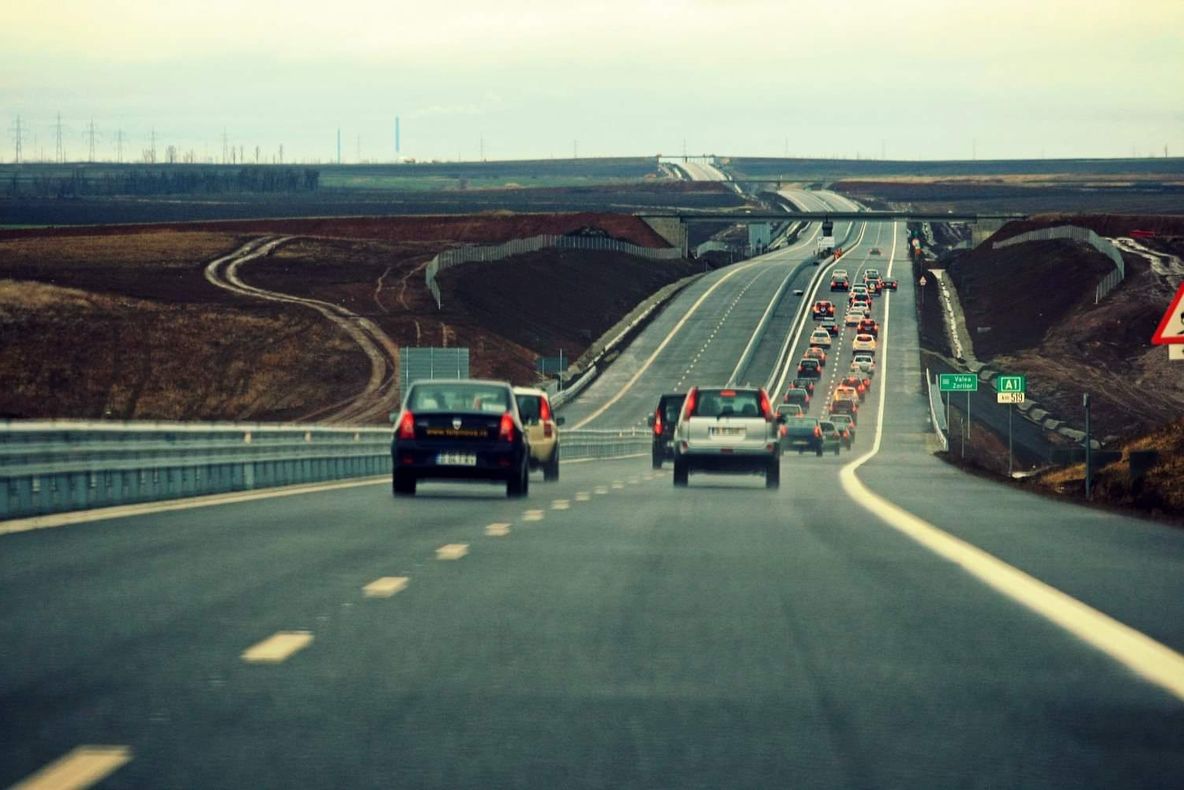 Trafic îngreunat sâmbătă pe DN 7, două incidente rutiere