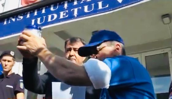 Este a doua zi de proteste la Râmnicu Vâlcea. Se caută în continuare soluții, anunță autoritățile județene