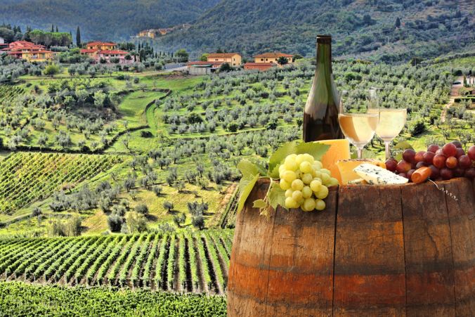 Care alegorice, recoltă, muzică și concursuri, la sărbătoarea viilor din Drăgășani