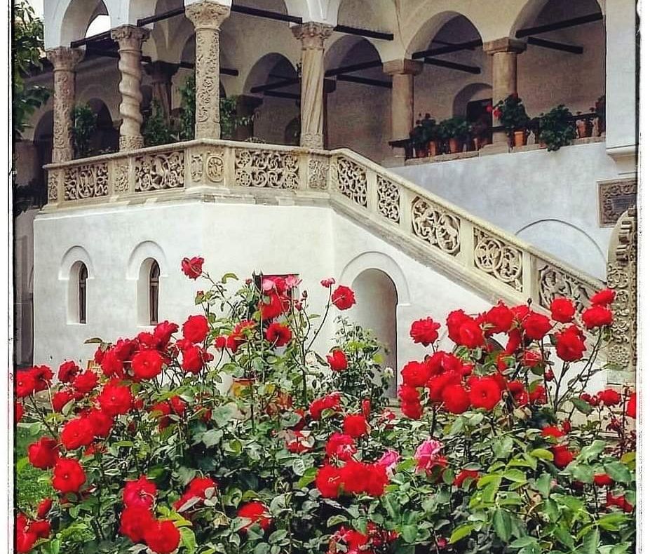 Sfanta Maria Mică, sărbătorită astăzi în monumentele vâlcene