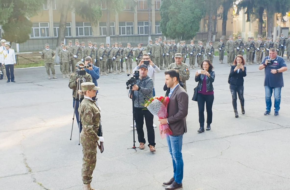 Militari la datorie și cerere în căsătorie la Garnizoana Vâlcea
