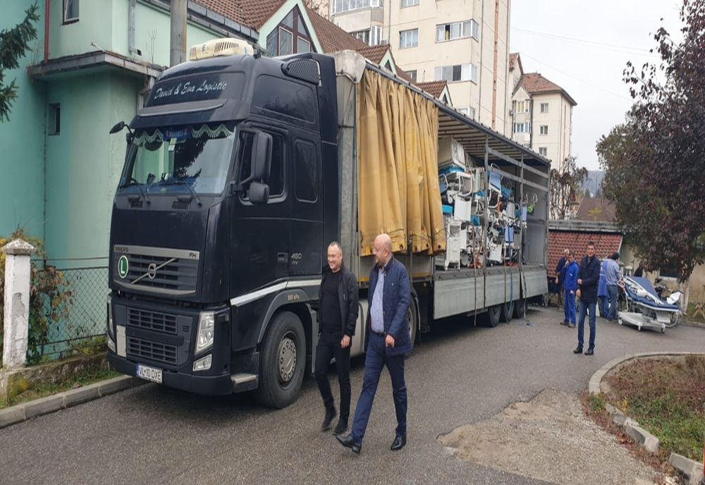 Paturi moderne și cărucioare la Maternitatea vâlceană