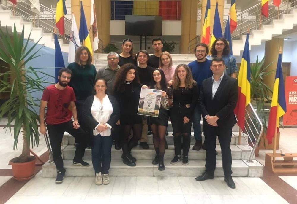 Proiectul "Voluntariat, Verde, Viață !", lansat la Biblioteca Județeană !