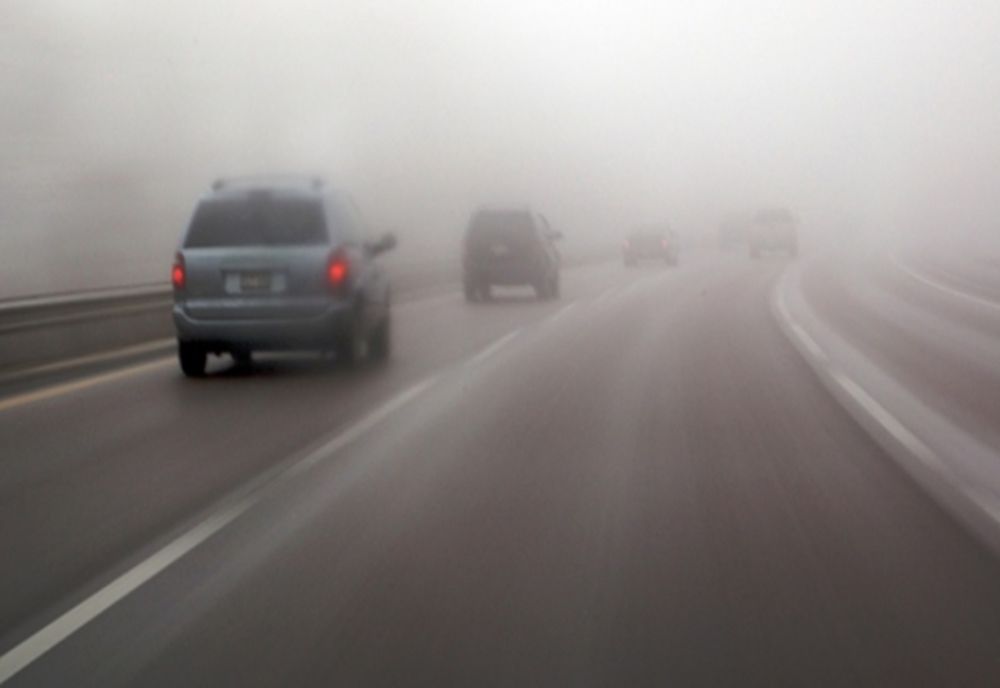 Vâlcea, sub atenționare cod galben de ceață și polei