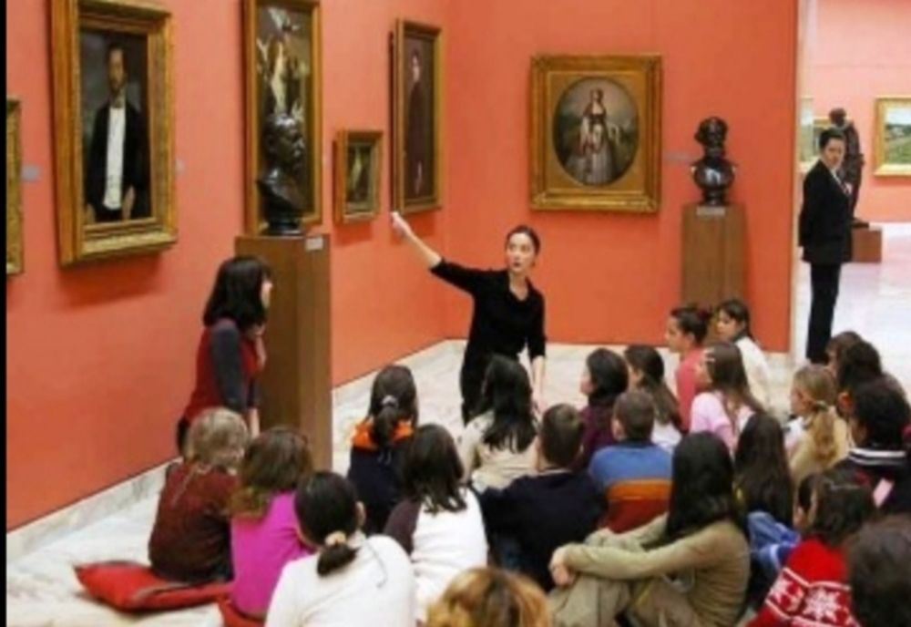 Modificări legea educației:  Numărul elevilor într-o clasă  se reduce, acces gratuit pentru elevi la teatru, muzee, operă