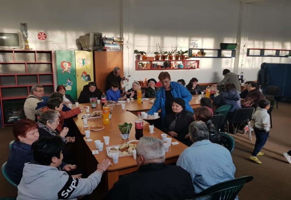 Mărțișoare pentru pensionarii vâlceni