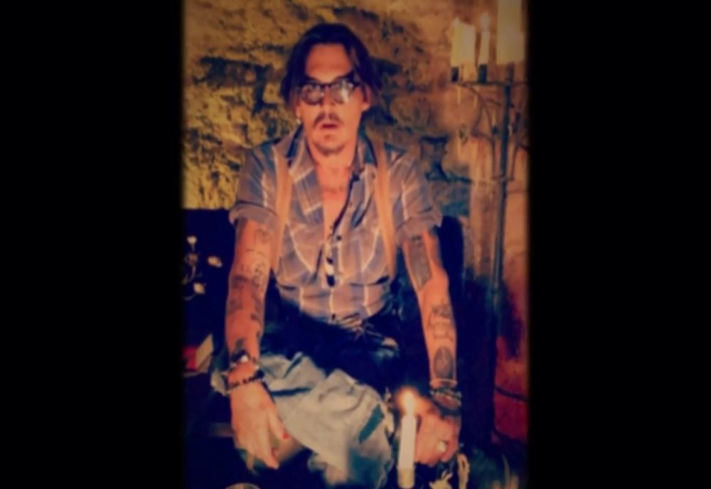 Johnny Depp şi-a deschis cont de Instagram cu un cover după melodia lui John Lennon, “Isolation”