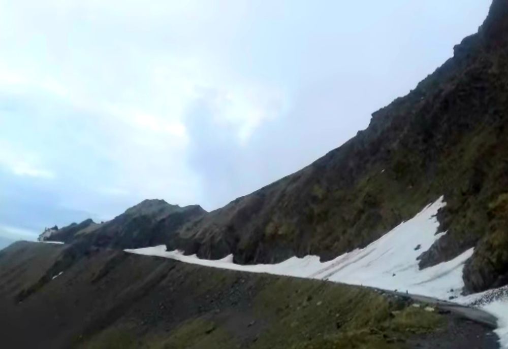 Deszăpezire pe Transfăgărășan