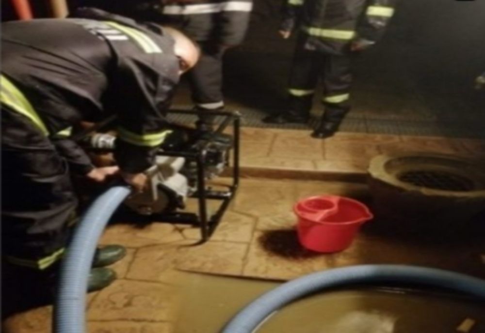 Șase localtăți vâlcene afectate de ape. Inundații în gospodării