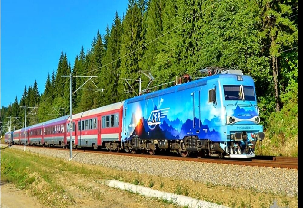 4 trenuri de călători oprite din cauza ploii