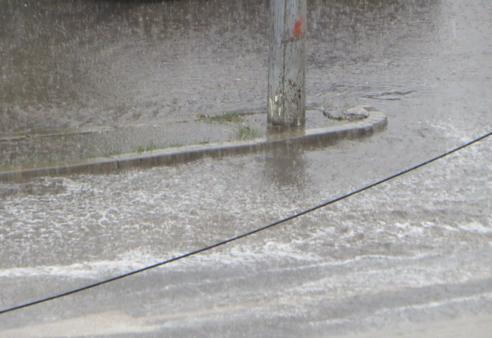 Ploile au afectat din nou traficul, sâmbătă