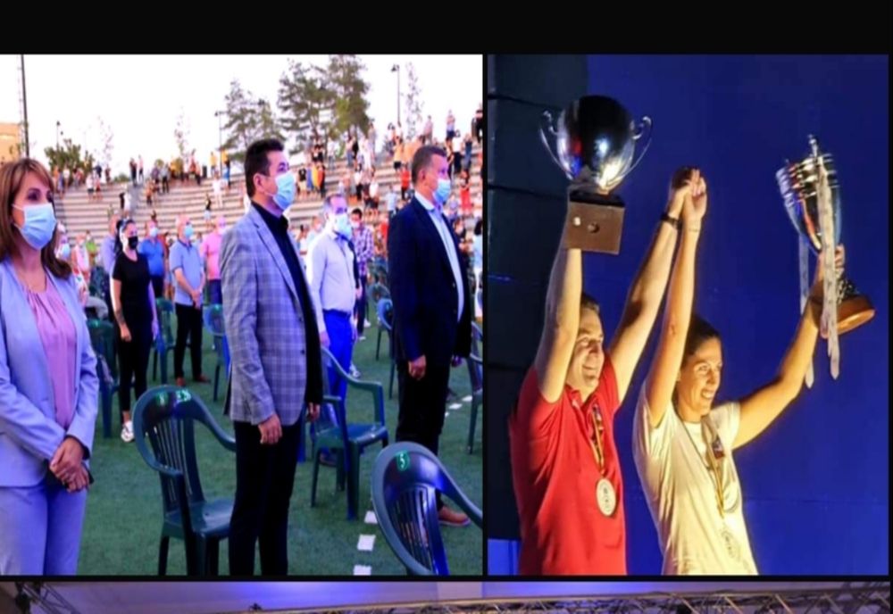 Autoritățile râmnicene au premiat miercuri seara echipa de handbal SCM Râmnicu Vâlcea. Sute de suporteri prezenți la eveniment