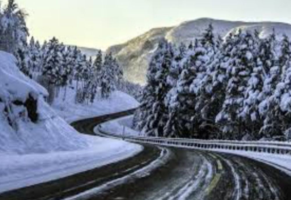 Drumul care face legătura între Valea Jiului și Vâlcea, deschis traficului rutier și pe timpul iernii