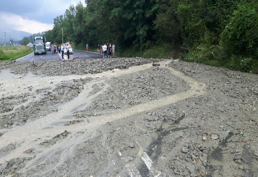 Se îndepărtează viiturile în localitățile Corbu și Cornet. Restricții