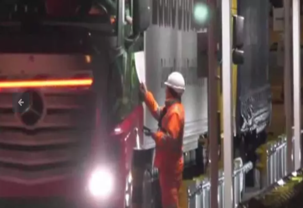 Un tir a blocat traficul pe Valea Oltului